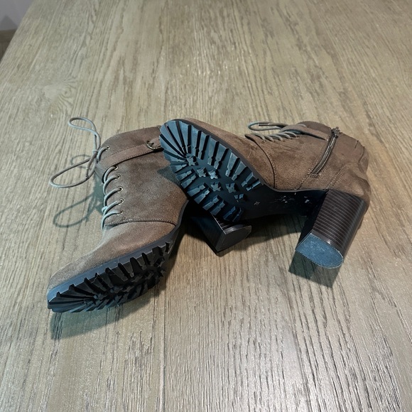 Style & Co. Dark Olive Combat Boots Size 7 Like New - Picture 11 of 12